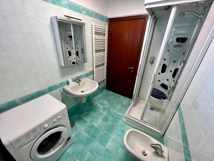 Apartamento Beija Flor-Trilocale Piazza Garibaldi N18 Desenzano del Garda Exterior foto